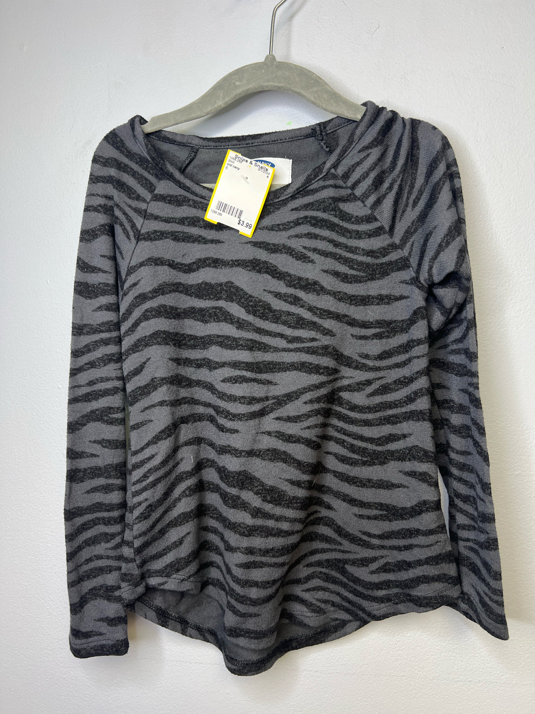6 old navy Shirt