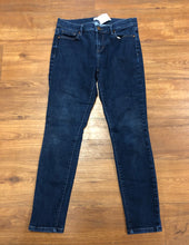 Load image into Gallery viewer, womens Size 8 Loft Jeans