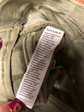 Load image into Gallery viewer, Size L Spanx Pants