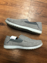 Load image into Gallery viewer, Crocs 9 shoes