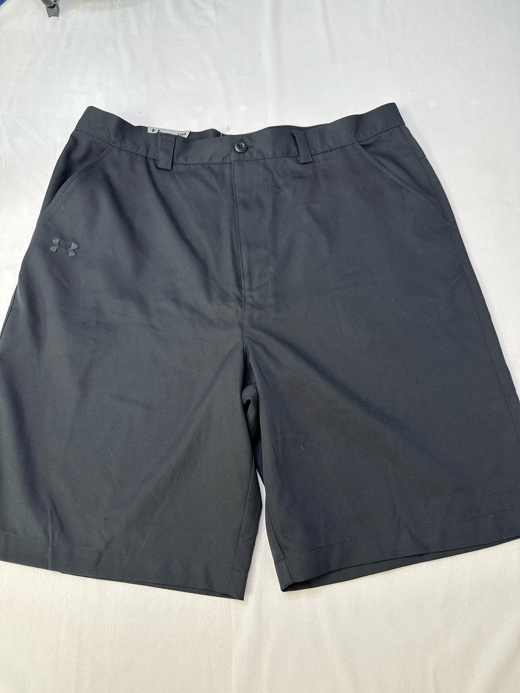 Bnwt Mens Size 38 UA  Shorts