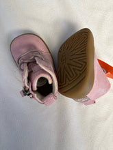Load image into Gallery viewer, UGG Shoes 0/1