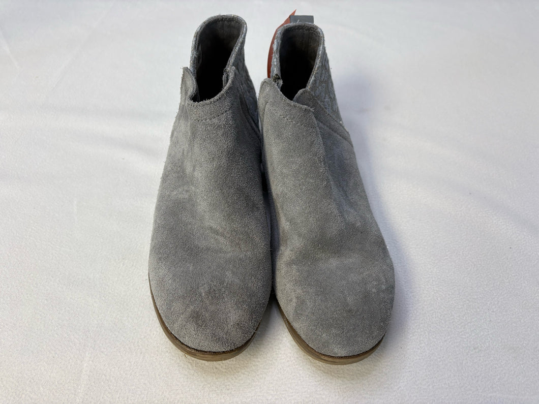 Toms 5.5 shoes