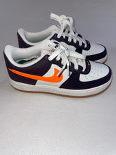 Load image into Gallery viewer, Nike 5y shoes