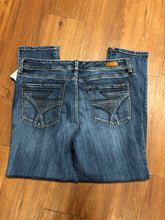 Load image into Gallery viewer, Size 18 Seven7 Jeans, Straight