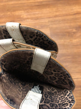 Load image into Gallery viewer, 9.5 shoes