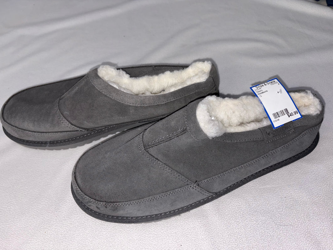 12 Slippers