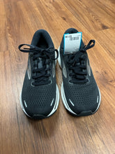 Load image into Gallery viewer, Brooks 7.5 shoes