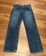 Load image into Gallery viewer, Size 34x32 Jeans traditional