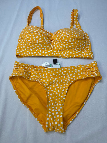 ladies Size 6 Swimsuit