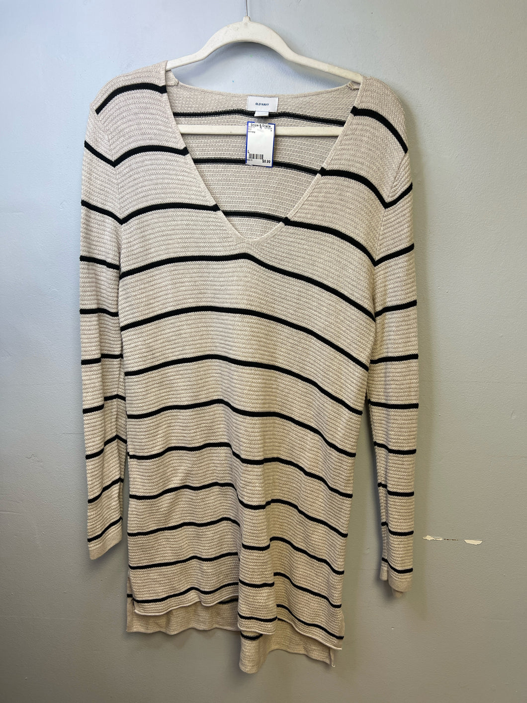 Size L old navy Sweater