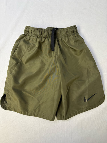 6 Nike boys  Shorts