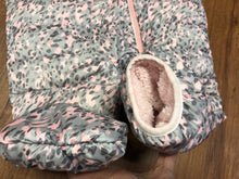 Load image into Gallery viewer, 12-18 mos Eddie Bauer Jacket hand and foot covers