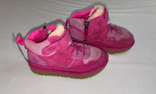 Load image into Gallery viewer, UGG 9 shoes