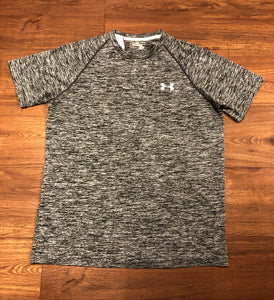 Size Small mens UA loose fit dri fit shirt