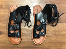 Load image into Gallery viewer, American Eagle 8 lace up sandals