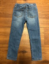 Load image into Gallery viewer, 5 OshKosh girls jeans