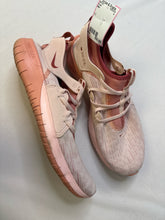 Load image into Gallery viewer, Womens 10 Nike Shoes