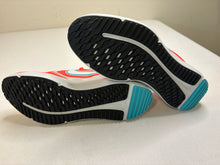 Load image into Gallery viewer, Brand New Size 6.5Y Nike Cosmiuc Running GS