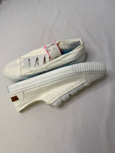 Blowfish 8.5 shoes