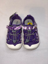Load image into Gallery viewer, Keen 9 shoes