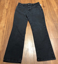 Load image into Gallery viewer, Size 14 llbean Jeans