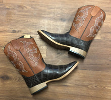 Load image into Gallery viewer, 6 Double Barrel cowboy boots  shoes