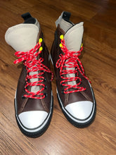 Load image into Gallery viewer, Converse 8.5 shoes
