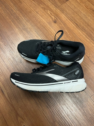 Brooks 7.5 shoes