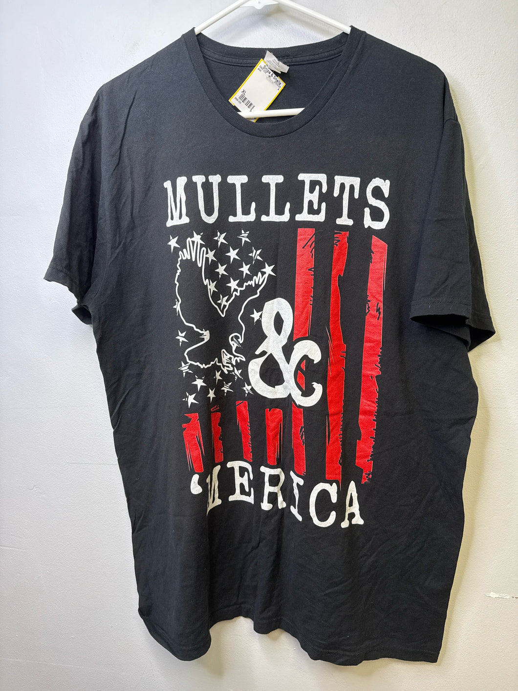 Size XL Garphic shirt