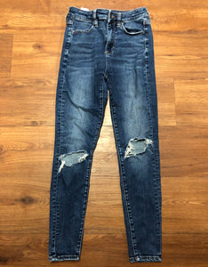 womens Size 2 short American Eagle super hi-rise jegging