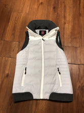 Load image into Gallery viewer, Women&#39;s Size M Swiss tech Vest