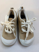 Load image into Gallery viewer, Kid's Keds Size 6 Shoes