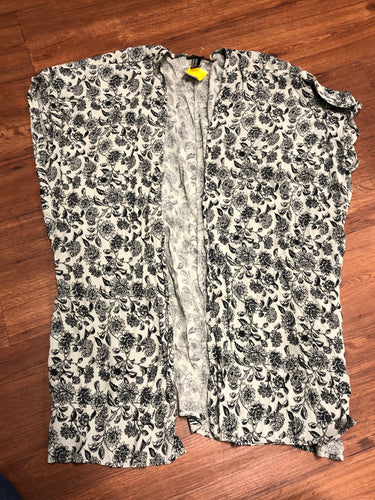 Size M/L forever 21 kimono