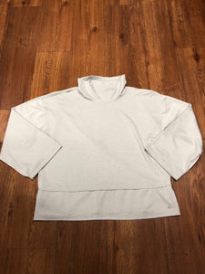 Women's Size M Apana Activewear Sweatshirt