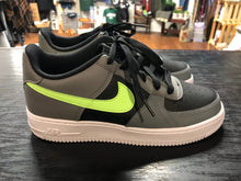 Load image into Gallery viewer, 7 Nike Shoes/Boots