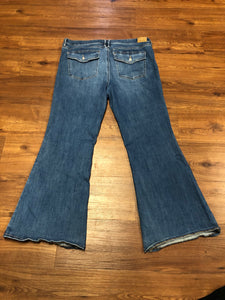 Women's Size 18 American Eagle Low-Rise Flared Jeans