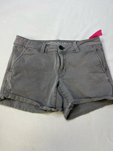 Size 6 Midi Super Stretch American Eagle Shorts