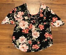 Load image into Gallery viewer, Size M Charlotte russe Shirt