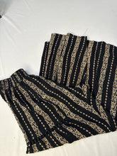 Load image into Gallery viewer, Size M Buckle bnwt Pants