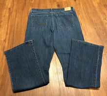 Load image into Gallery viewer, Size 12 Levi Strauss &amp; Co Jeans