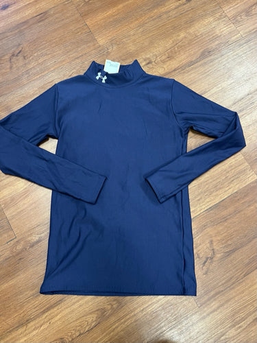 YOUTH XL under armour long sleeve Shirt