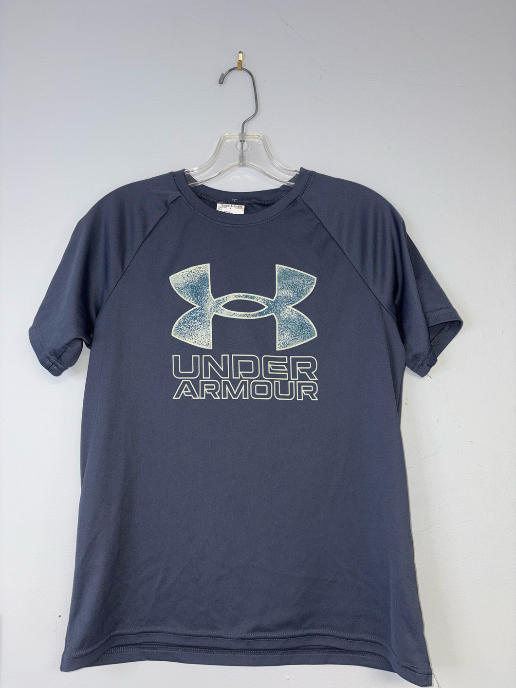 Boys Youth Large under armour Shirt