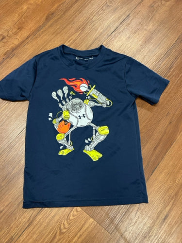 6 under armour Shirt