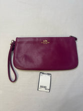 Load image into Gallery viewer, coach wristlet