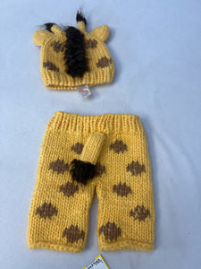 giraffe knit photo outfit