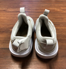 Load image into Gallery viewer, Nike 6.5 shoes
