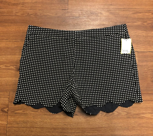 Size 8 Shorts, scallop bottom