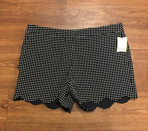 Size 8 Shorts, scallop bottom