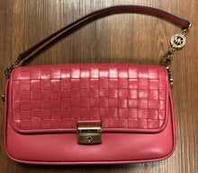 Load image into Gallery viewer, michael kors Purse with shoulder strap included